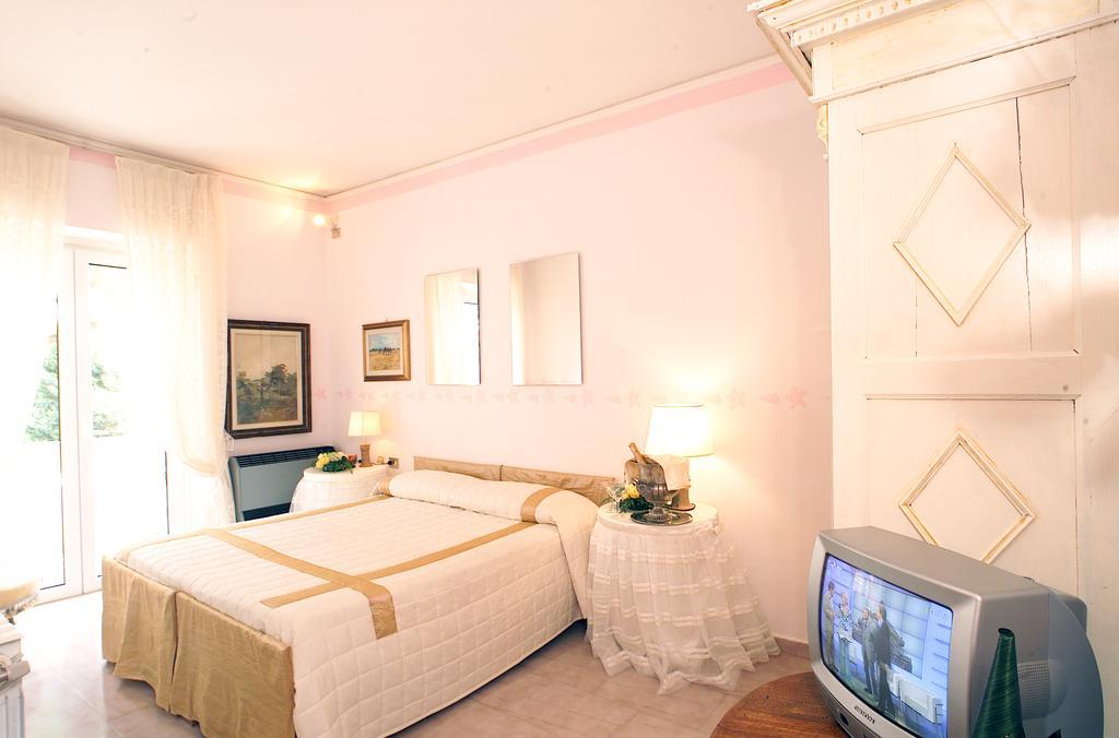 Hotel Velcamare Таркиния Стая снимка